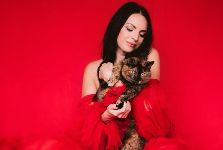 celebrities who have cats - Danielle Ruhl